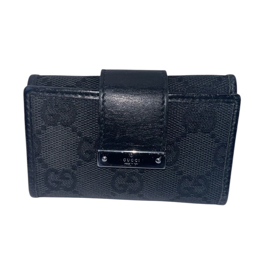Authentic Vintage Gucci Black/Silver Keyholder